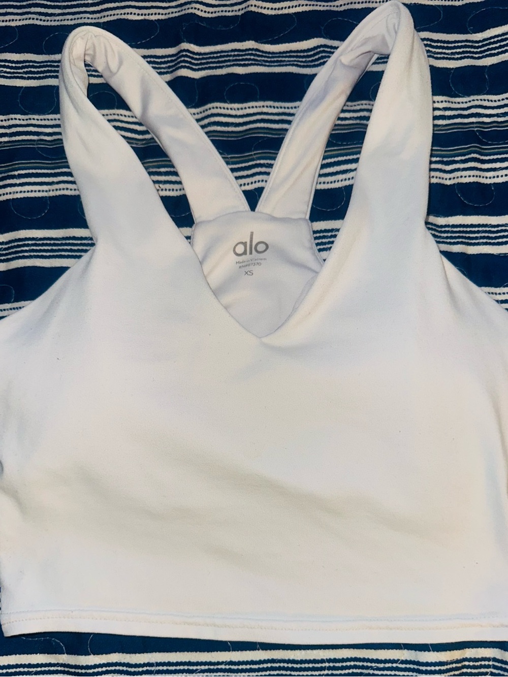 ALO Yoga White V-Neck Racerback Crop Sports Bra